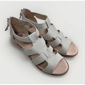 Elegant Gray Women's Strappy comfort Wedge Casual Work Sandal Shoe heel Size 10